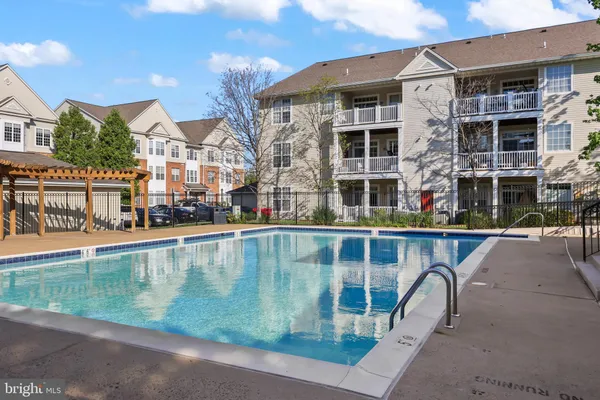 $459,500 | 6480 Cheyenne Drive, Unit 304, Alexandria, VA 22312