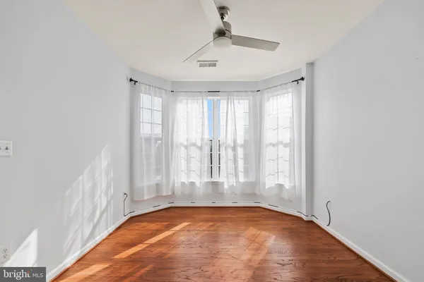 $459,500 | 6480 Cheyenne Drive, Unit 304, Alexandria, VA 22312