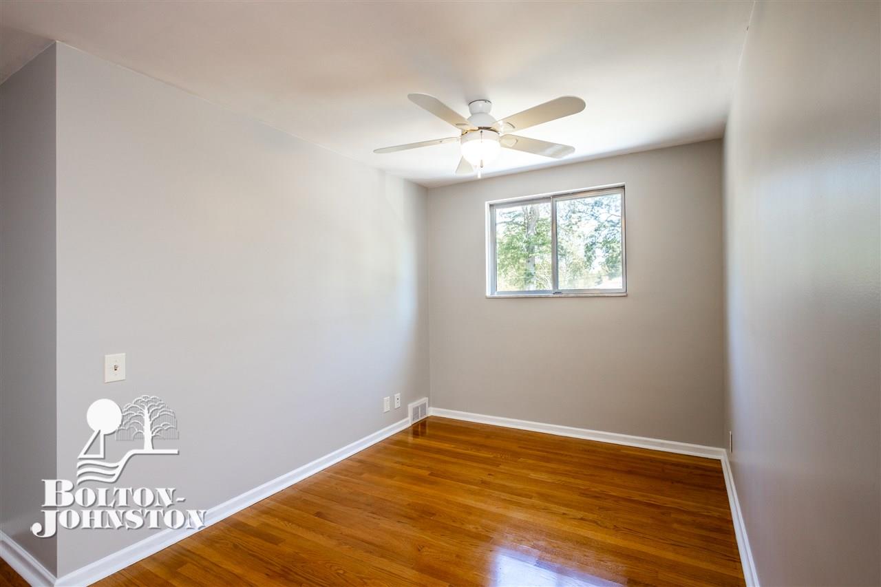 477 Cook Road Grosse Pointe, MI 48236 - Photo 32 of 59 50003003-31.JPG