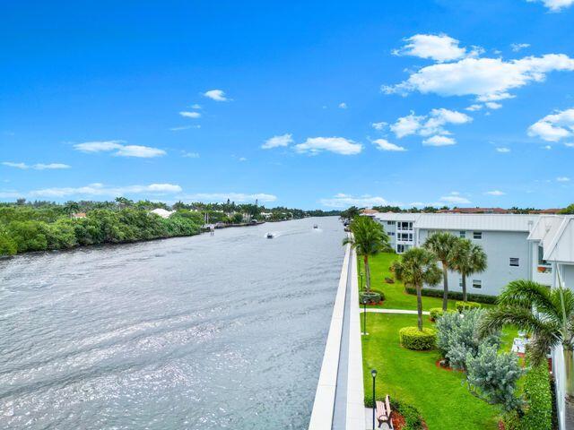 22 Colonial Club Drive, Unit 103 Boynton Beach, FL 33435 - Photo 32 of 41