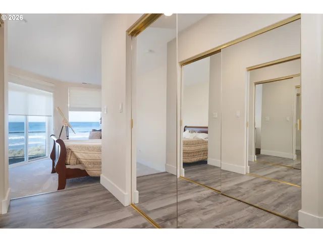 $1,089,000 | 5944 Southwest Cupola Drive, Unit 2, South Beach, OR 97366