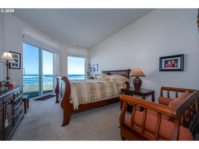 $1,089,000 | 5944 Southwest Cupola Drive, Unit 2, South Beach, OR 97366