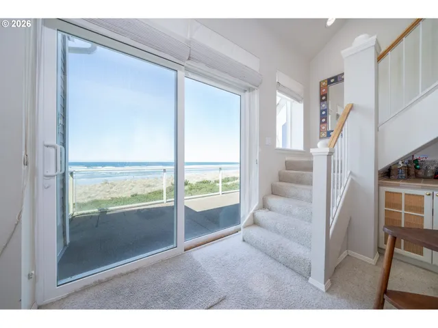 $1,089,000 | 5944 Southwest Cupola Drive, Unit 2, South Beach, OR 97366