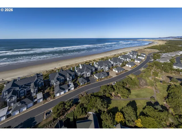 $1,089,000 | 5944 Southwest Cupola Drive, Unit 2, South Beach, OR 97366