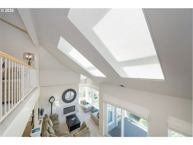 $1,089,000 | 5944 Southwest Cupola Drive, Unit 2, South Beach, OR 97366