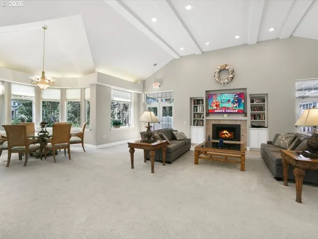 $1,089,000 | 5944 Southwest Cupola Drive, Unit 2, South Beach, OR 97366