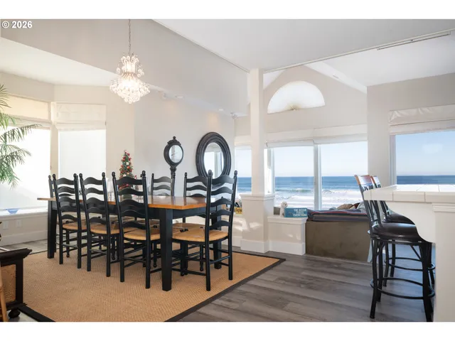 $1,089,000 | 5944 Southwest Cupola Drive, Unit 2, South Beach, OR 97366