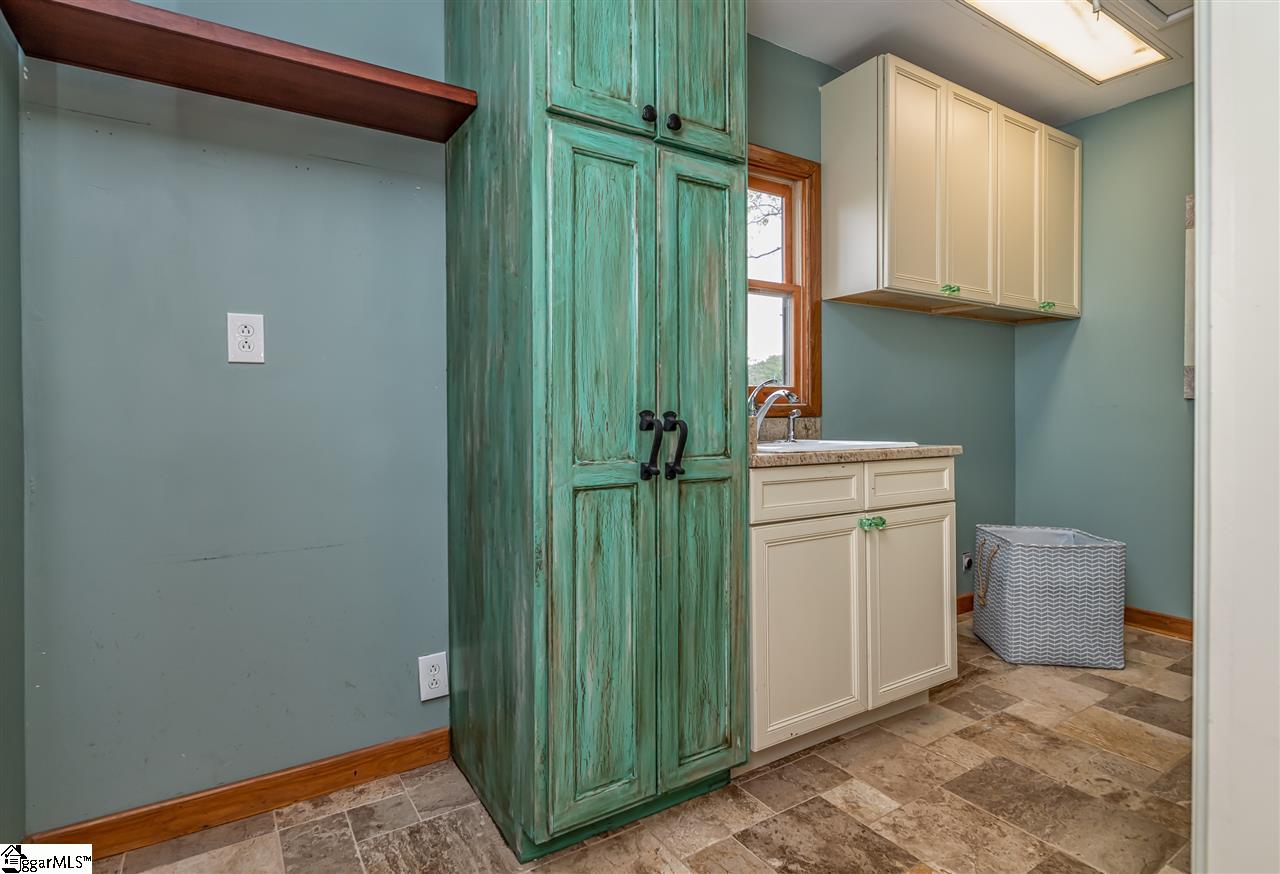 8 Anders Road Greenville, SC 29617 - Photo 13 of 36