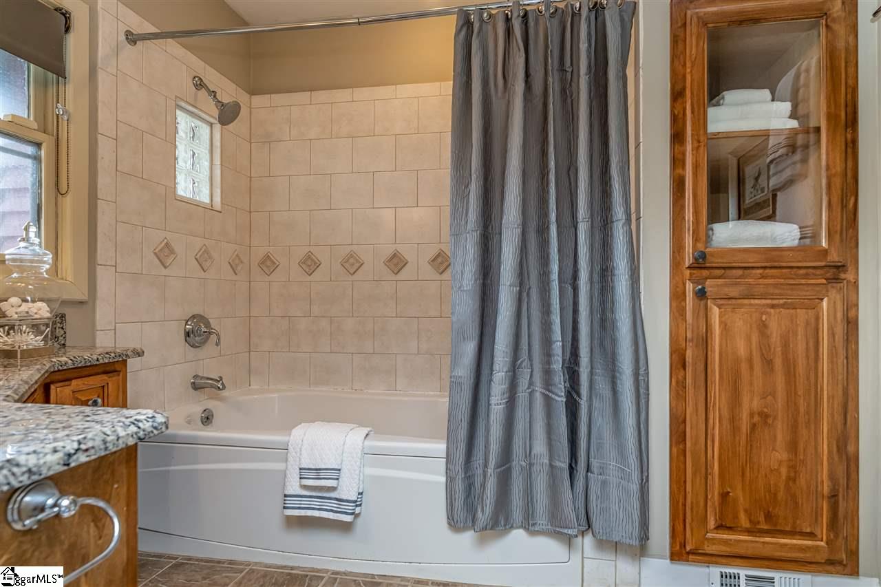 8 Anders Road Greenville, SC 29617 - Photo 19 of 36