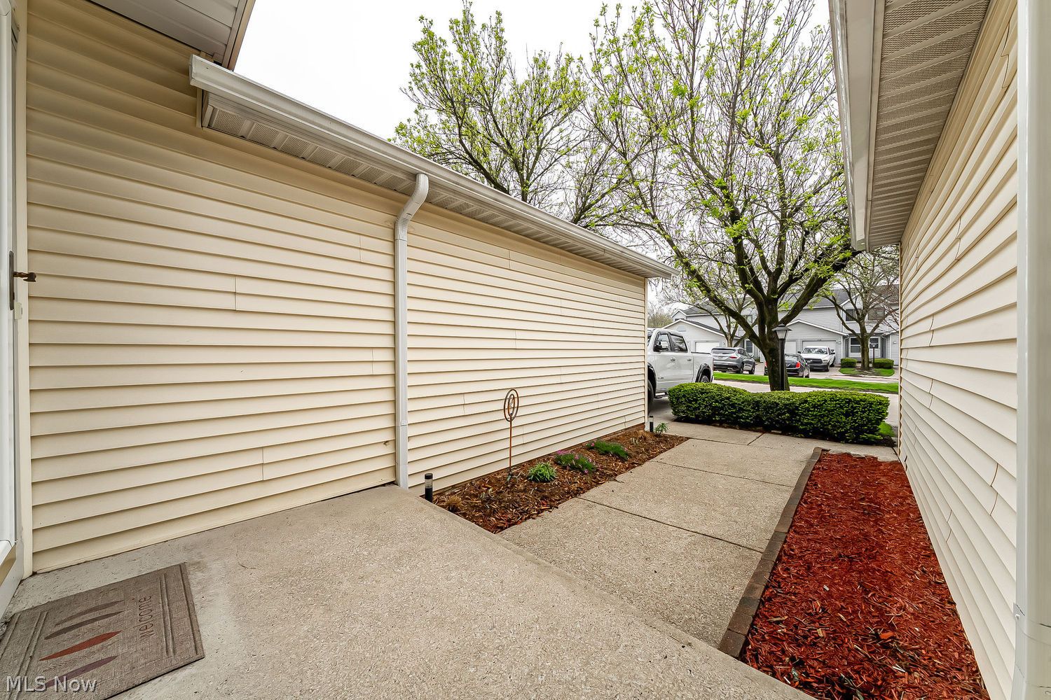 5545 Sunset Lane, Unit B Parma, OH 44134 - Photo 2 of 29