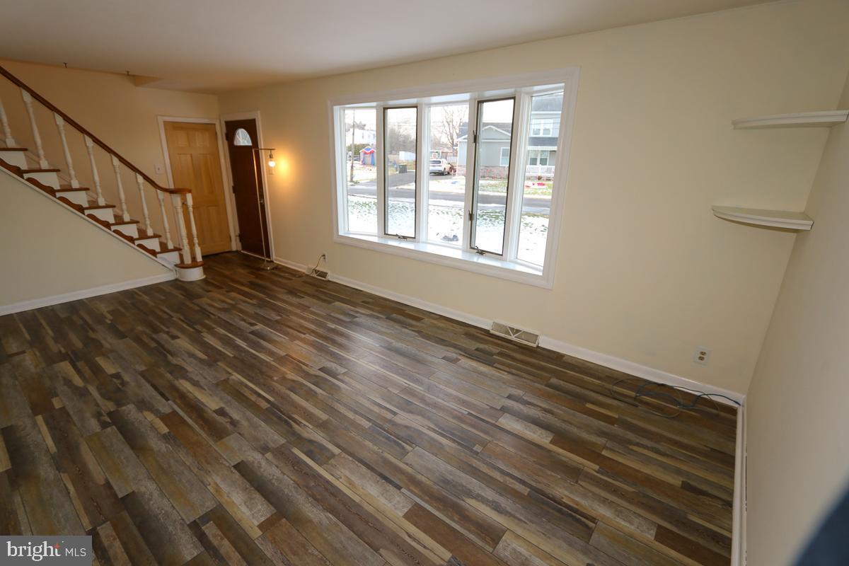201 Castello Avenue Hatboro, PA 19040 - Photo 4 of 62 living room