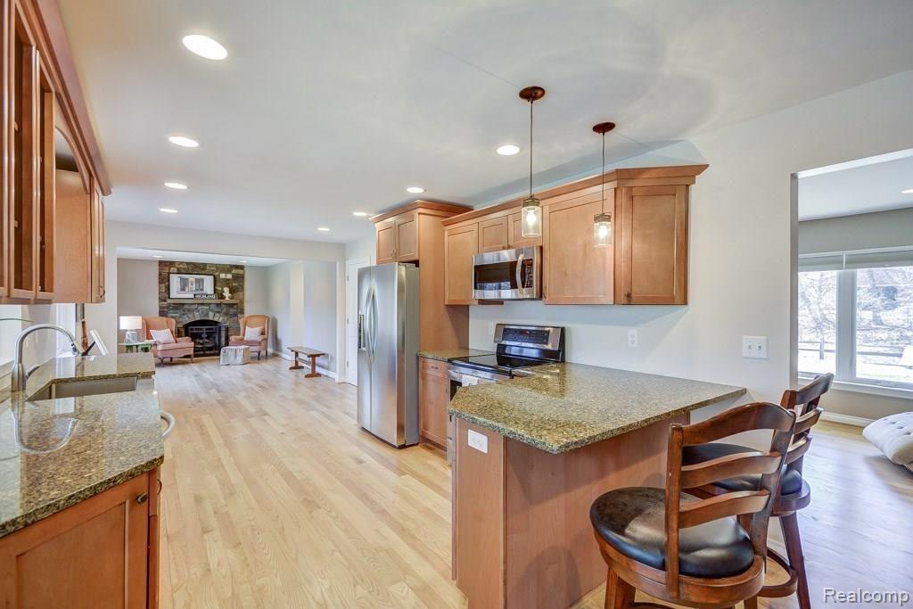 395 Beaumont Road Highland, MI 48356 - Photo 5 of 28 31.jpg