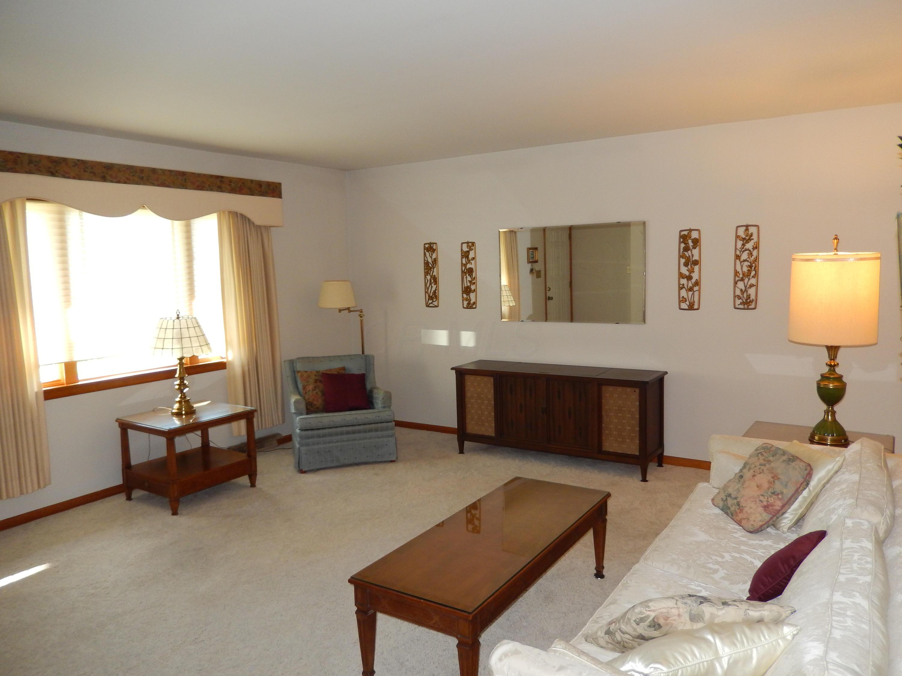 5473 Redwood Road Columbus, OH 43229 - Photo 5 of 36 Gallery Image 5