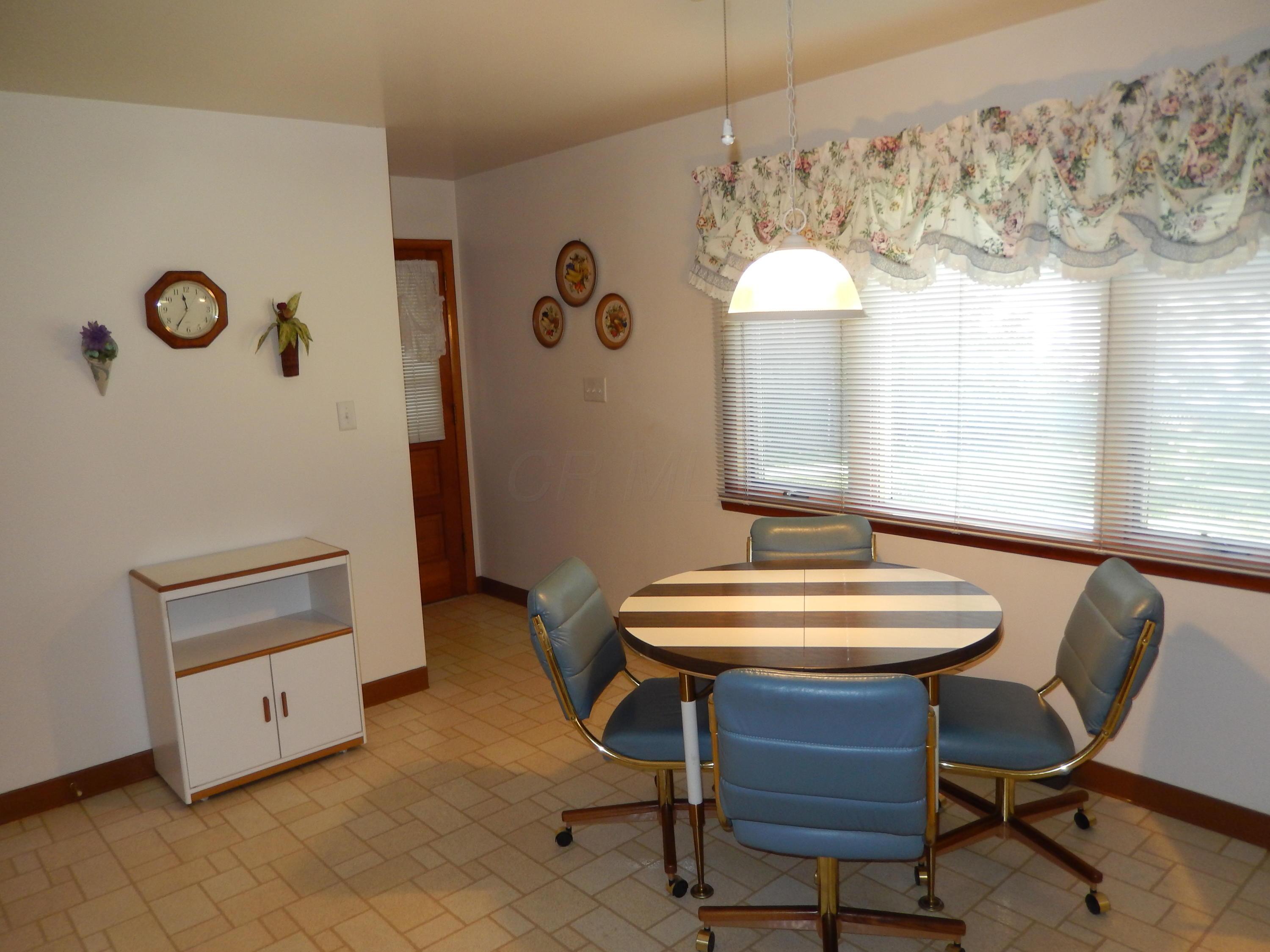 5473 Redwood Road Columbus, OH 43229 - Photo 8 of 36 Gallery Image 8
