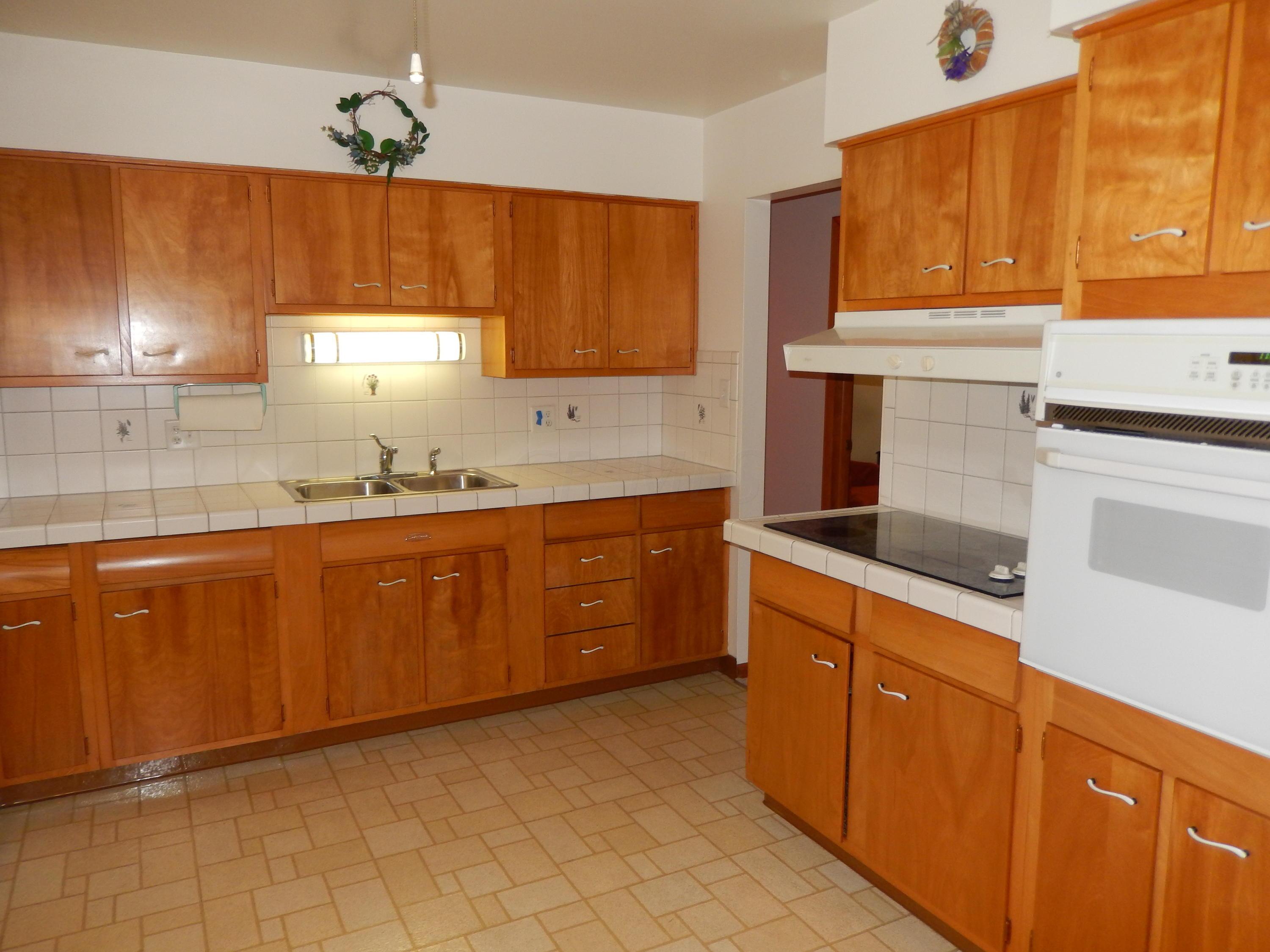 5473 Redwood Road Columbus, OH 43229 - Photo 9 of 36 Gallery Image 9