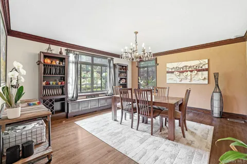 $1,800,000 | 14 Overhill Road, New Rochelle, NY 10804