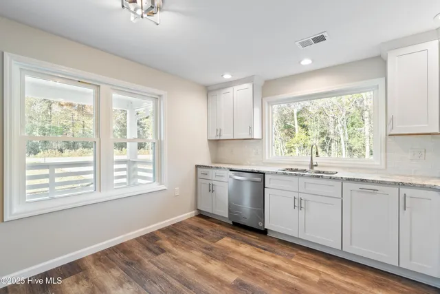 $340,000 | 1070 Midway Road Southeast, Bolivia, NC 28422