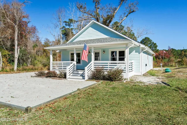 $340,000 | 1070 Midway Road Southeast, Bolivia, NC 28422