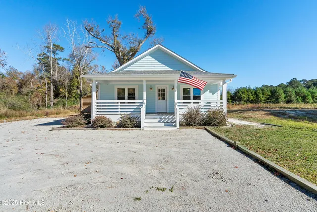 $340,000 | 1070 Midway Road Southeast, Bolivia, NC 28422