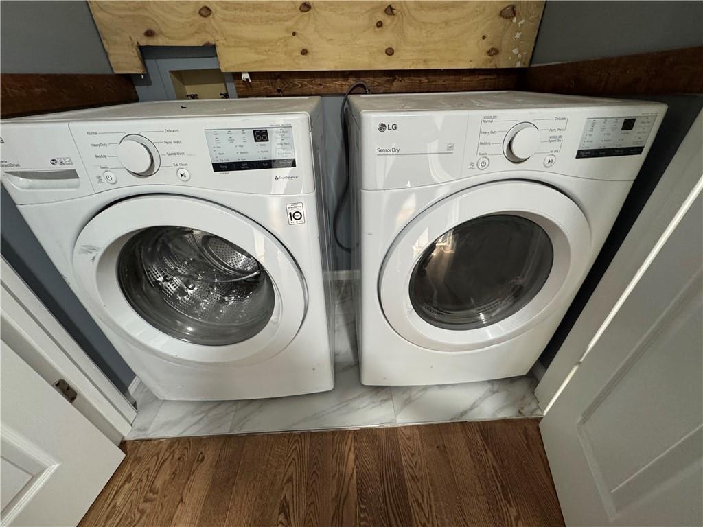 3205 Ivy Station Drive Duluth, GA 30096 - Photo 29 of 38 a utility room with dryer and washer