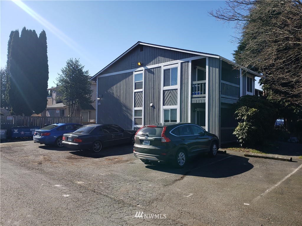 303 Houser Way South Renton, WA 98057 - Photo 3 of 19