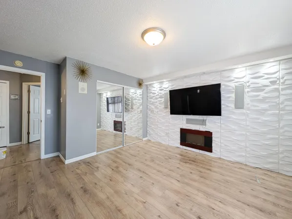 $299,900 | 238 Pinewood Boulevard, West Fargo, ND 58078
