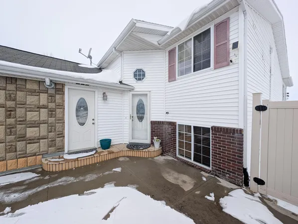 $299,900 | 238 Pinewood Boulevard, West Fargo, ND 58078