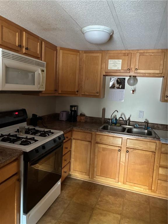 27 Hnida Road West Middlesex, PA 16159 - Photo 8 of 12 main kitchen