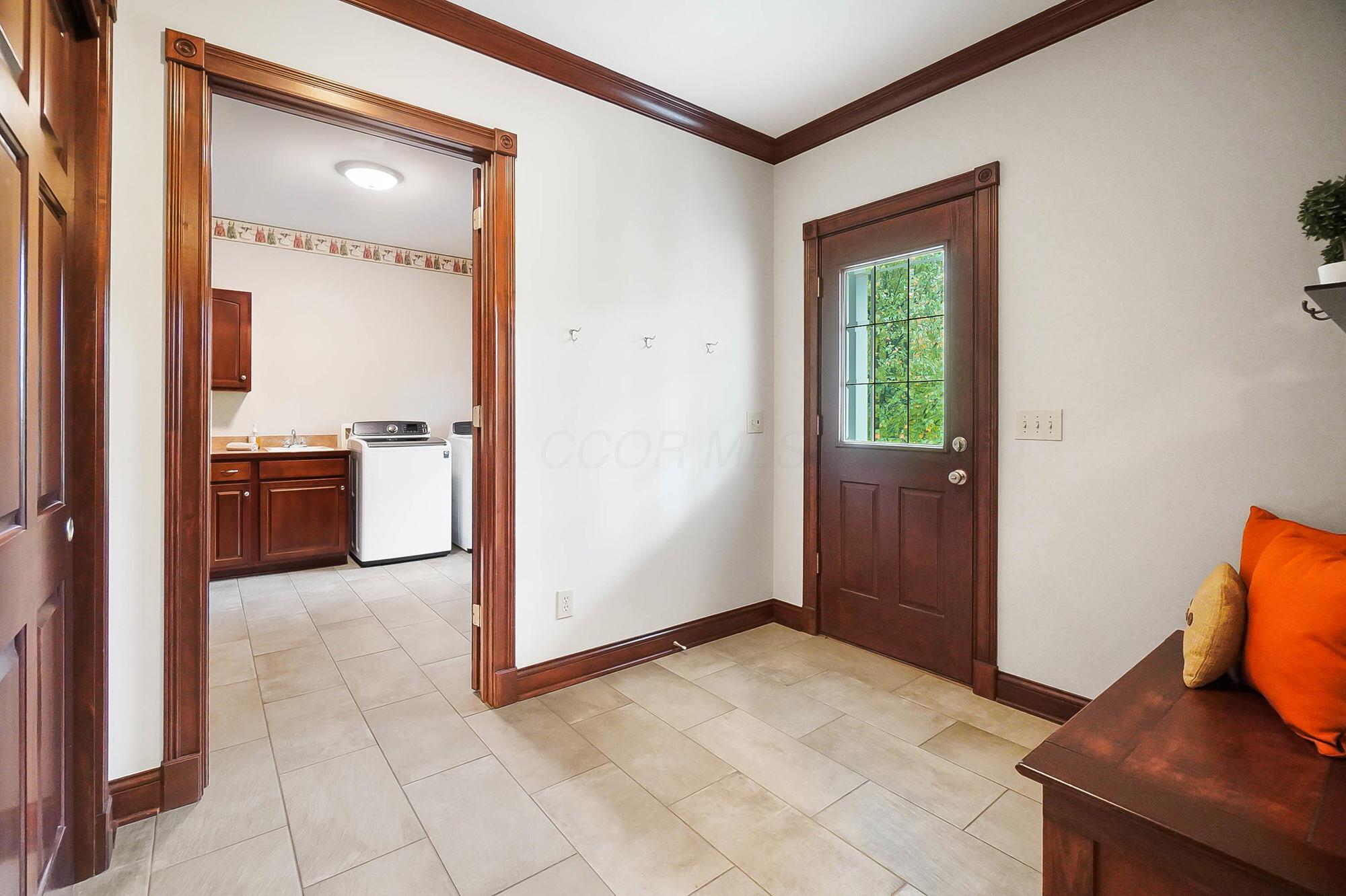 5582 Plantation Road Sunbury, OH 43074 - Photo 38 of 107 Mud Room Entry