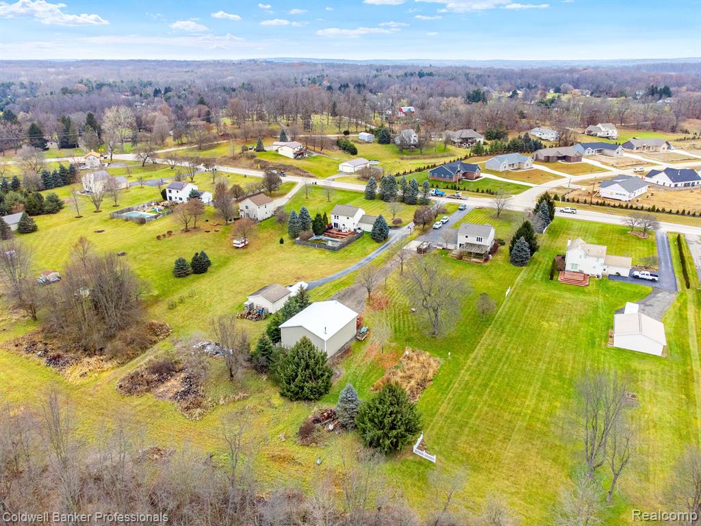 10017 Andersonville Road Clarkston, MI 48346 - Photo 32 of 34 Gallery Image 32