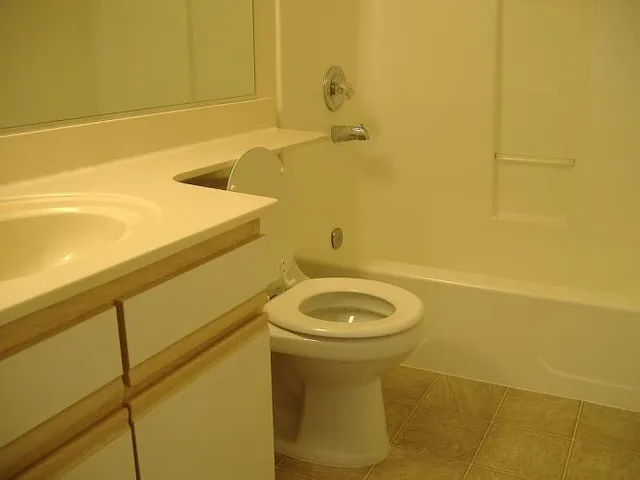 $199,000 | 2901 MacArthur Boulevard, Unit 313, Oakland, CA 94602