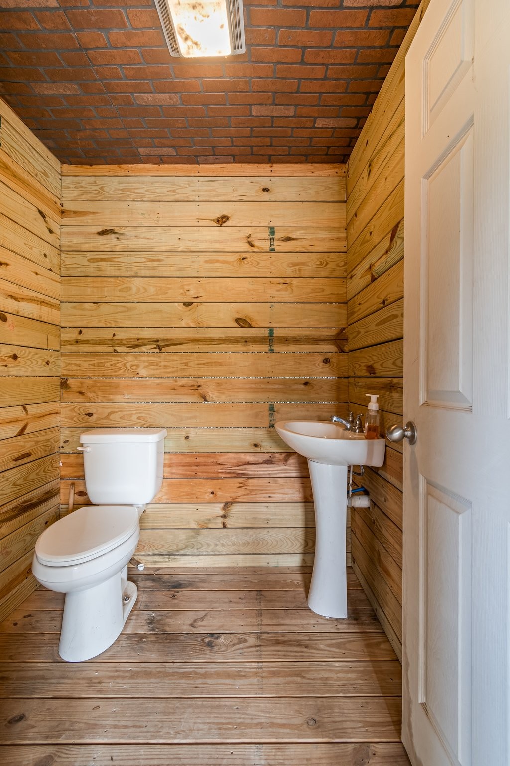 1685 Center Star Road Columbia, TN 38401 - Photo 54 of 68 a bathroom with a toilet and a shower