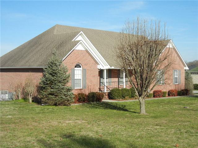 367 Brandon Road Manchester, TN 37355 - Photo 2 of 10 Very Nice All Brick Home located just outside the city limits in Amberwood. Walking distance to New Union Elementary School. Situated on just shy of 1 acre.