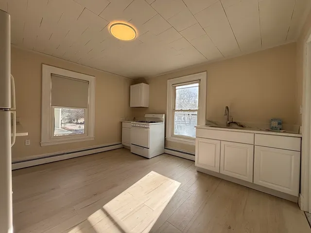 $1,990 | 71 West Wyoming Avenue, Unit 4, Melrose, MA 02176