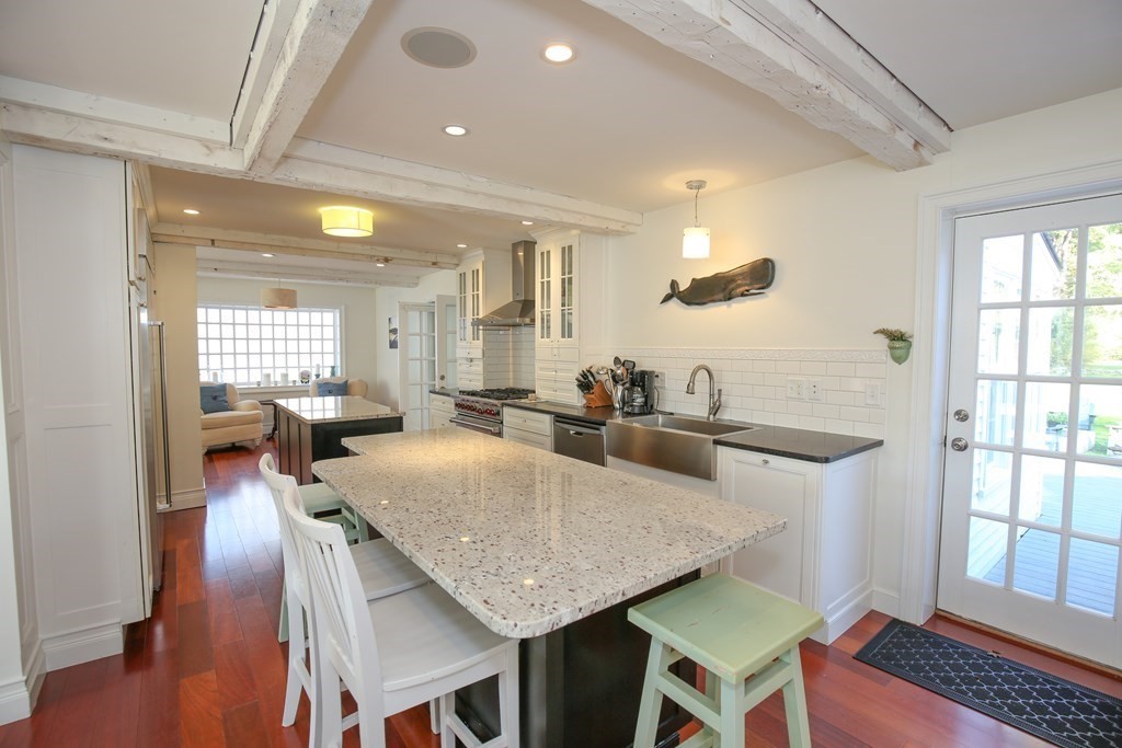 386 Main Street Amesbury, MA 01913 - Photo 9 of 42