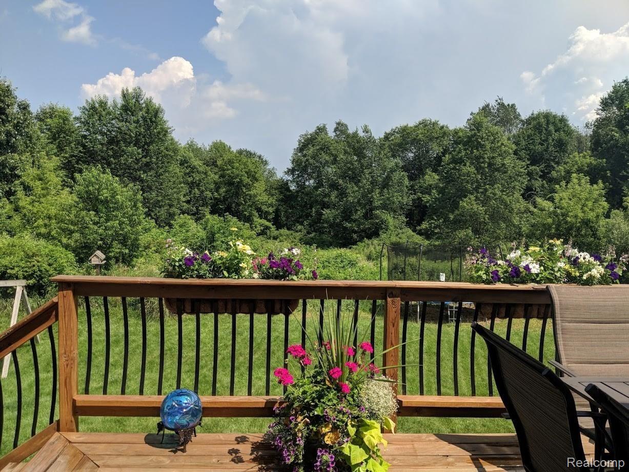 911 Deer Valley Road Holly, MI 48442 - Photo 34 of 36 outside5.jpg
