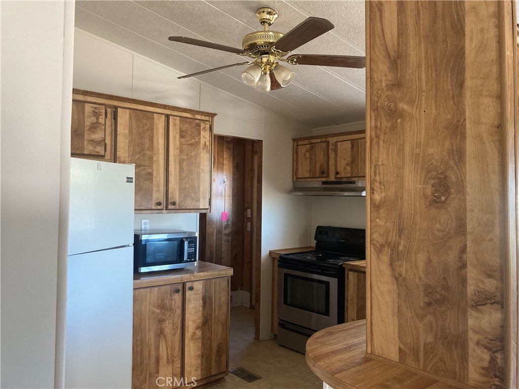 10756 La Mirada Road Phelan, CA 92371 - Photo 18 of 24