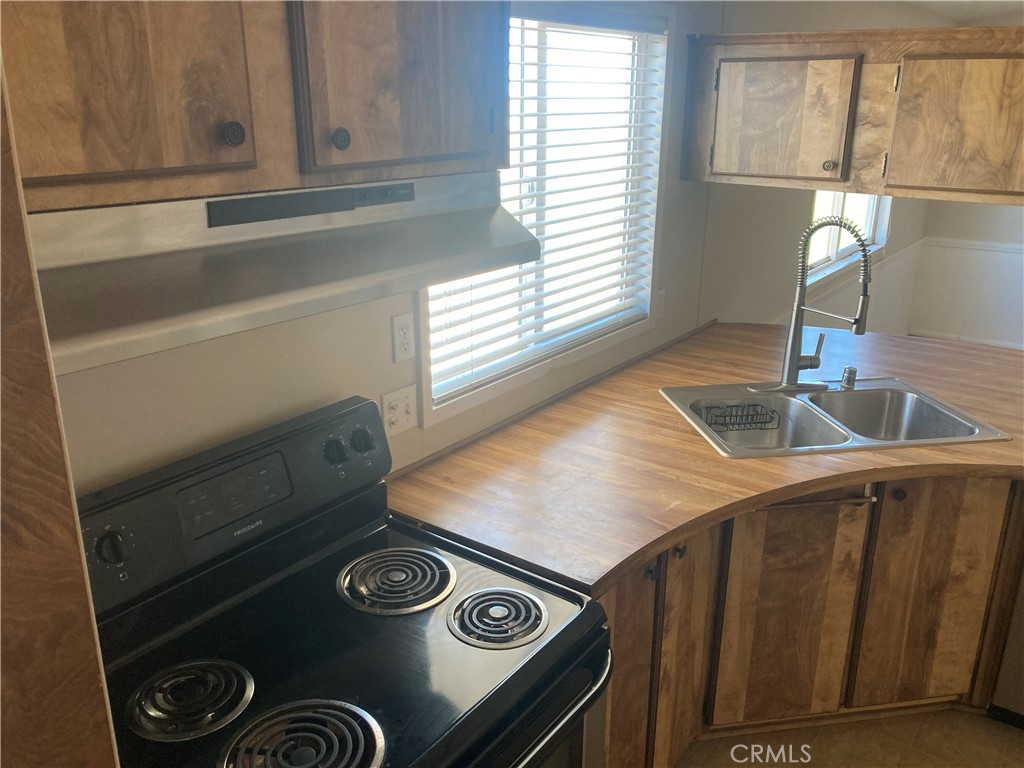 10756 La Mirada Road Phelan, CA 92371 - Photo 10 of 24