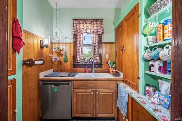 $3,000,000 | 1825 West Winona Avenue, Warsaw, IN 46580