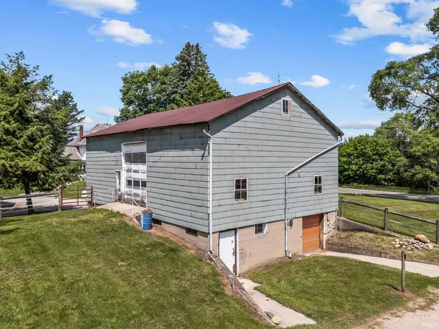$3,000,000 | 1825 West Winona Avenue, Warsaw, IN 46580