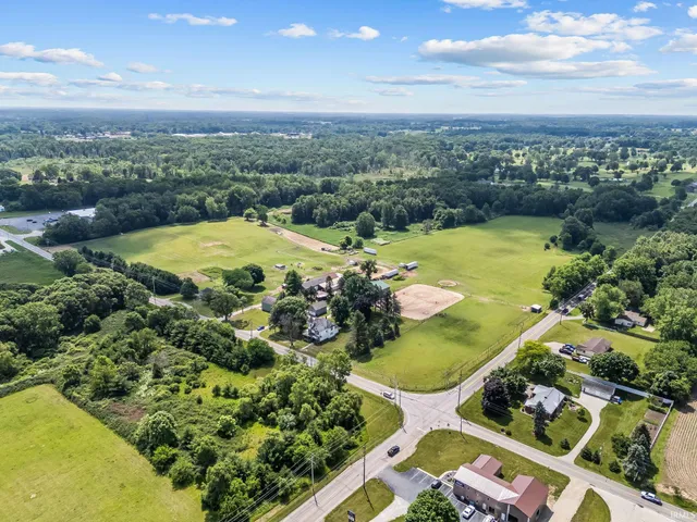 $3,000,000 | 1825 West Winona Avenue, Warsaw, IN 46580