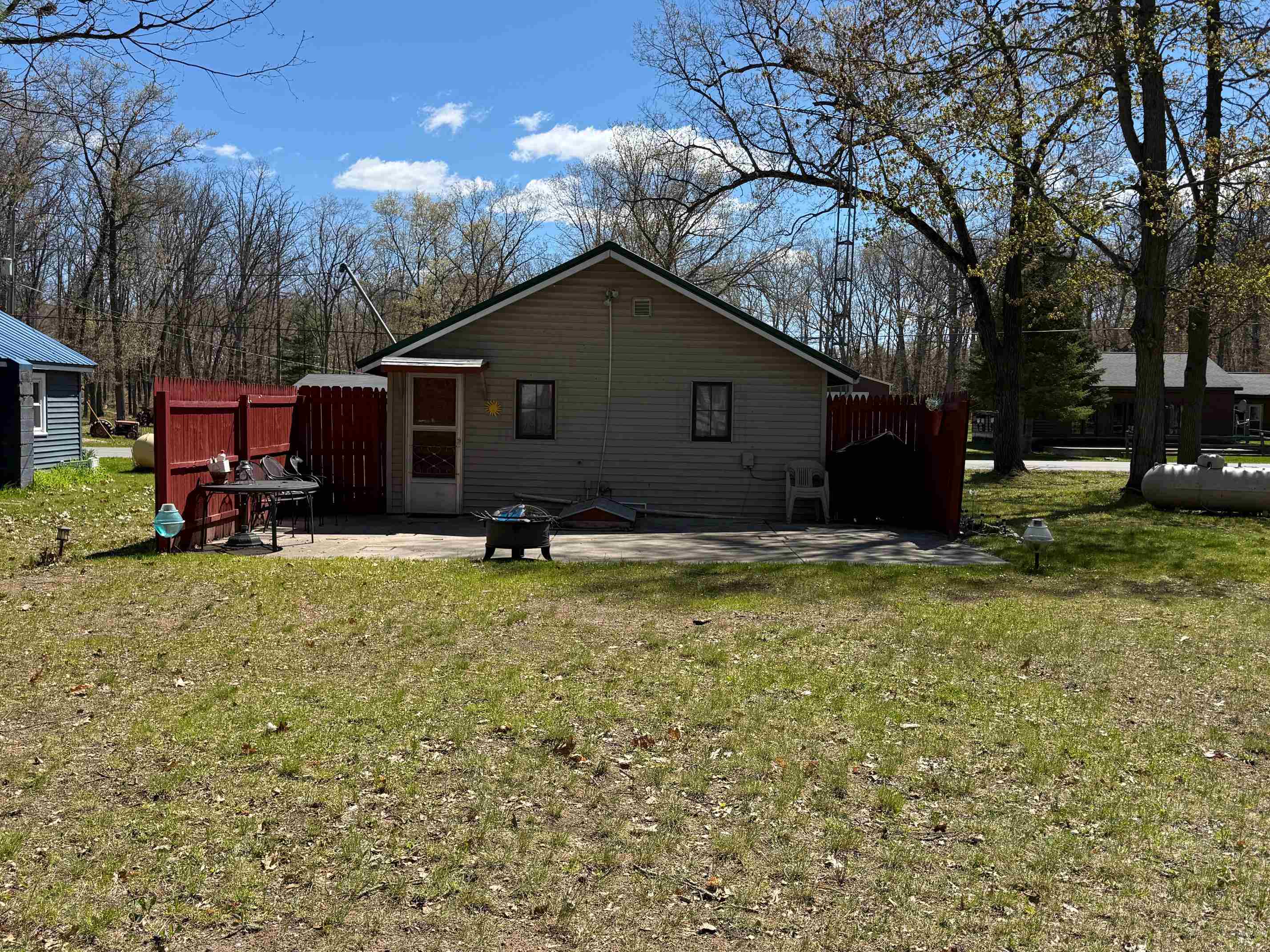 6321 Elk Lake Road Gladwin, MI 48624 - Photo 4 of 47