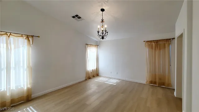 $2,700 | 4015 Mitra Court, Las Vegas, NV 89103