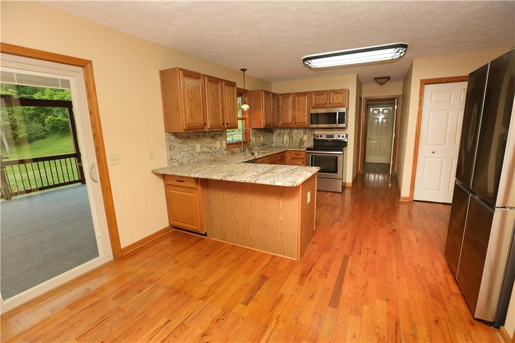 158 Snowdrift Road Eighty Four, PA 15330 - Photo 5 of 49