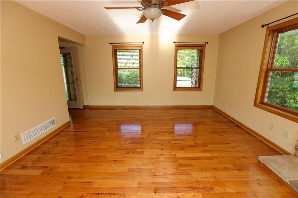 158 Snowdrift Road Eighty Four, PA 15330 - Photo 8 of 49