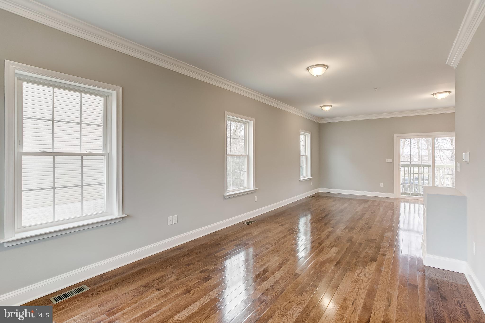 805 North Point Road Baltimore, MD 21224 - Photo 3 of 31 Gallery Image 3