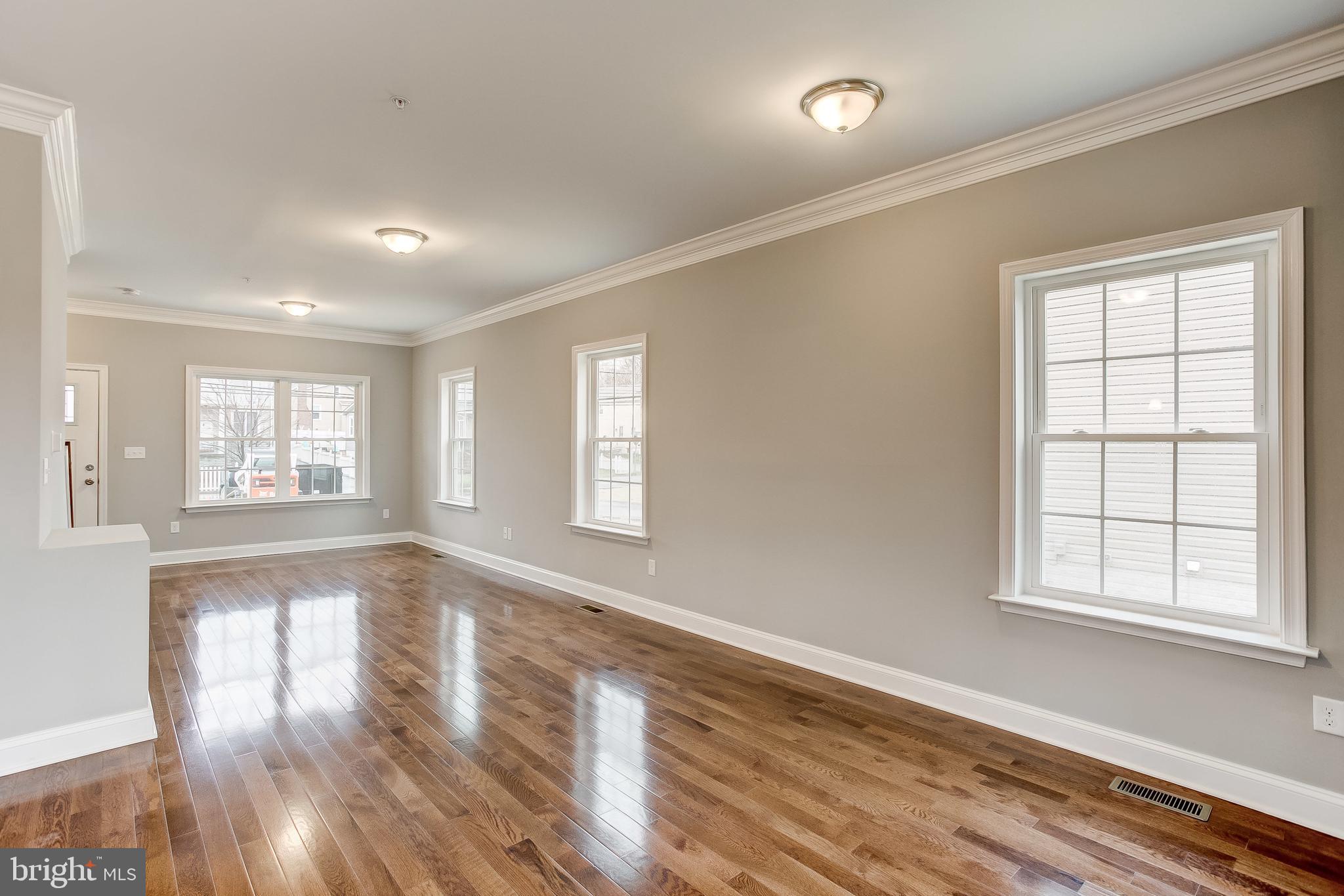 805 North Point Road Baltimore, MD 21224 - Photo 8 of 31 Gallery Image 8