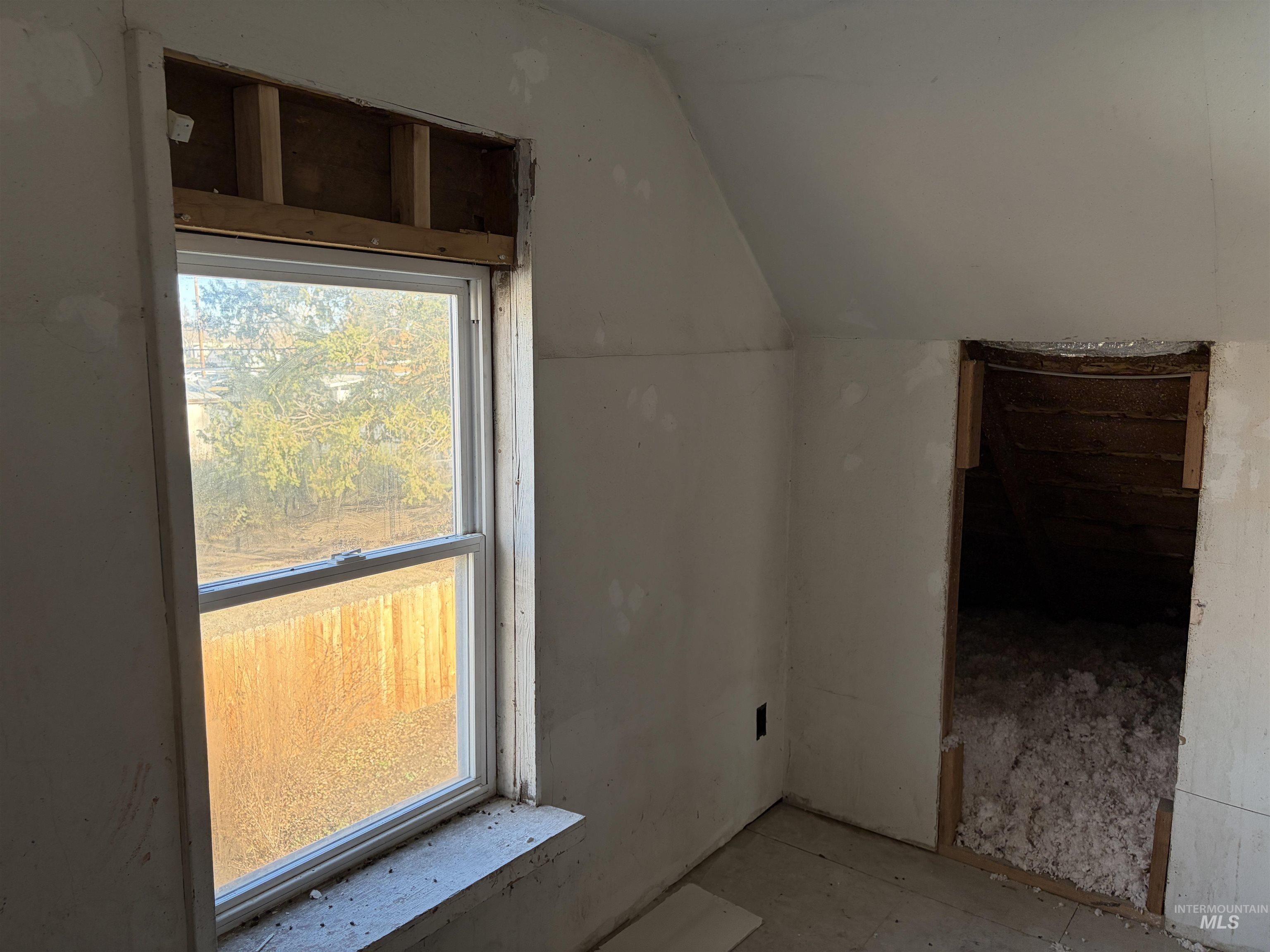 308 East Park Street Weiser, ID 83672 - Photo 44 of 50 Additional living space with vaulted ceiling