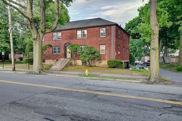 $2,475 | 191 Fenno Street, Unit 1, Quincy, MA 02170