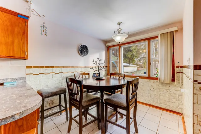 $179,000 | 2117 West 71st Place, Chicago, IL 60636